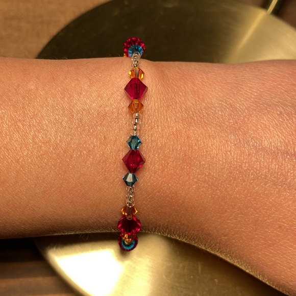 Elegant Multicolor Crystal Bracelet - Picture 9 of 10